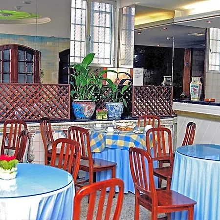 Casa De Retiros N. S. Perpetuo Socorro 호텔 귀마레스