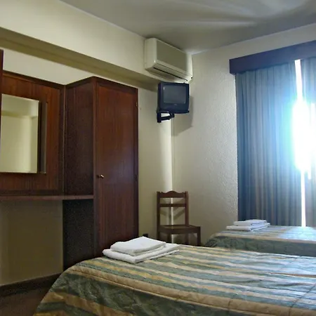 Casa De Retiros N. S. Perpetuo Socorro Hotel Guimarães