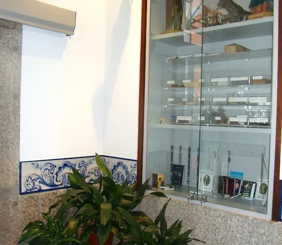 Casa De Retiros N. S. Perpetuo Socorro Hotel Guimarães