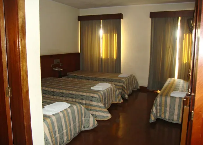 Casa De Retiros N. S. Perpetuo Socorro * Guimarães